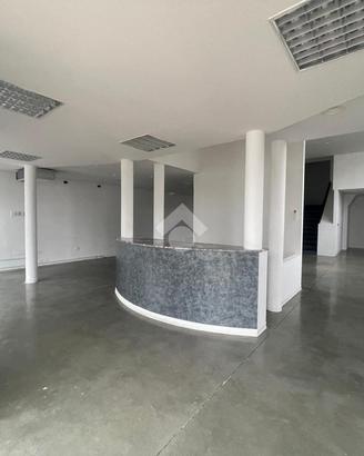 NEGOZIO A REGGIO NELL'EMILIA