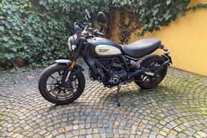 Ducati Scrambler Icon Dark 800