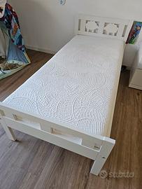 letto a doghe  bambino e  materasso 