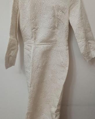 Abito da sposa vintage anni 60 e scarpe di pizzo