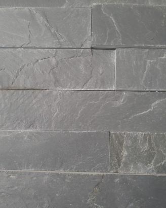 Rivestimento in Pietra Naturale Nera