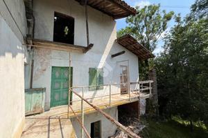 CASA SEMINDIPENDENTE A CASTELNUOVO NIGRA