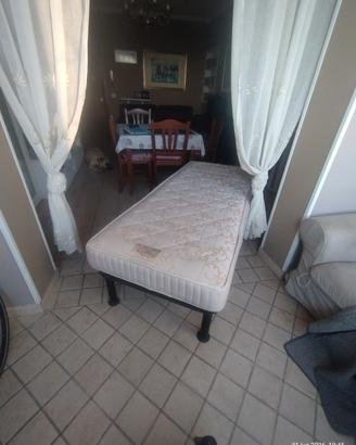 letto singolo con materasso 