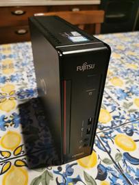Pc Fujitsu Esprimo funzionante con Windows 11