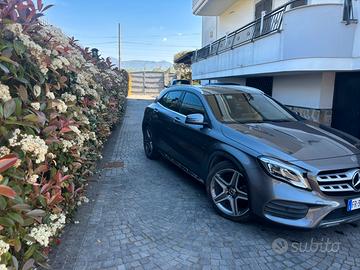 Mercedes-benz gla 200d Premium auto AMG
