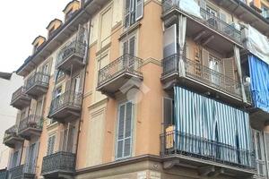 MONOLOCALE A TORINO