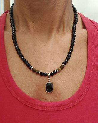Collana di perle lucide con pendente 