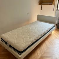 letto in laminato bianco