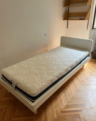 letto in laminato bianco