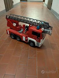 Due camion dei pompieri MAN