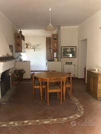 Casale immerso nel verde