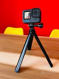 GoPro HERO10 Black 5.3K + Batteria + Impugnatura