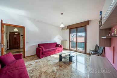 4 LOCALI A MONTECCHIO EMILIA