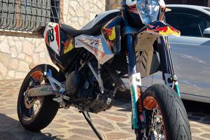 motard ktm 690 