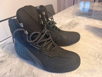 Stivaletti moto donna come nuovi