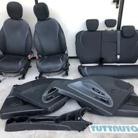 Sedili Lancia Ypsilon 2017 5 porte stoffa nera