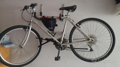 bicicletta con pedalata muscolare