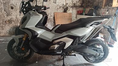 Honda xadv 750 del 2023
