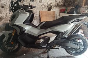 Honda xadv 750 del 2023