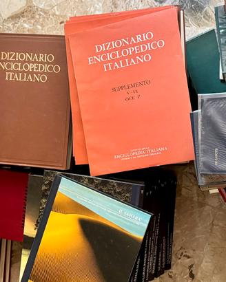 Volumi enciclopedia Treccani e altri vari