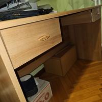 scrivania con 2 cassetti