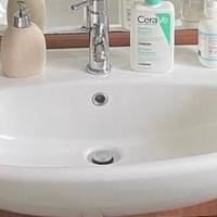 Lavandino da bagno con miscelatore,in ceramica,Lg.