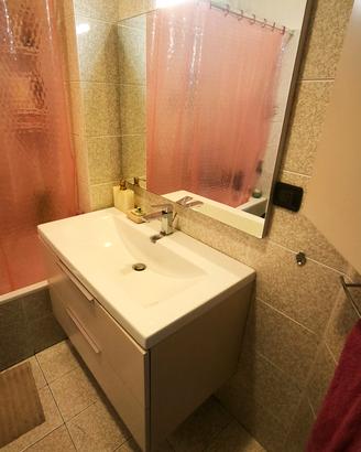 Mobile bagno + lavabo, specchio,led e pensile