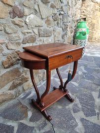 Mobiletto portagioie/trucco