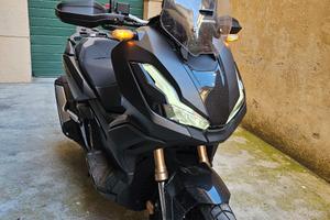 Honda adv 350