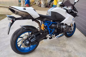 BMW HP2 SPORT