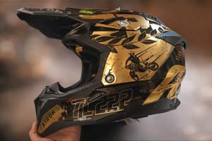 Casco Airoh Aviator 3 TC222 Limited Edition