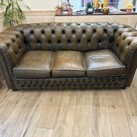 Divano Chesterfield originale inglese anni 80/90,