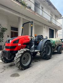 Trattore piu attrezzatura agricola