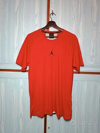 T-shirt Nike Dri-Fit Jordan rossa traspirante