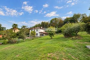 VILLA REGALE IN COLLINA LIBERA SU QUATTRO LATI