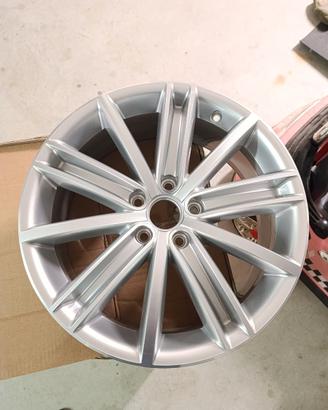 cerchio in lega originale Volkswagen Tiguan  18"