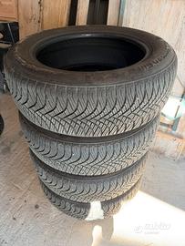 Gomme 215/60/17
