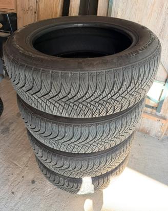 Gomme 215/60/17