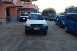 Mitsubishi l200 2.5 di-d 4x4 2 porte 220000km