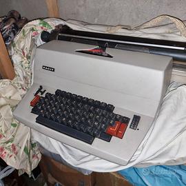 Macchina da scrivere elettrica facit 1+1