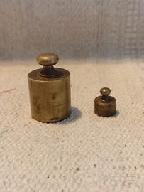 Pesi ottone  bilancia g. 100 e  g. 10 vintage.