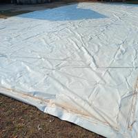 Telo in plastica per coperture da esterno.