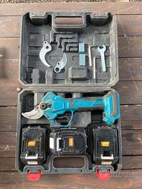 Forbice a batteria e motosega a batteria makita