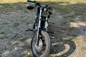 Harley-Davidson 883