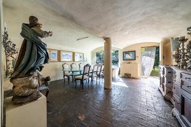 VILLA SINGOLA A BAGNOLO IN PIANO