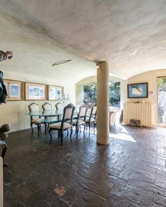 VILLA SINGOLA A BAGNOLO IN PIANO