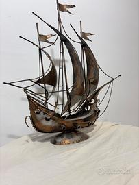Veliero bronzato in ferro battuto