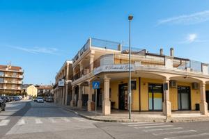 Locale commerciale con canna fumaria