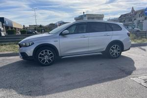 FIAT TIPO CROSS Hybrid