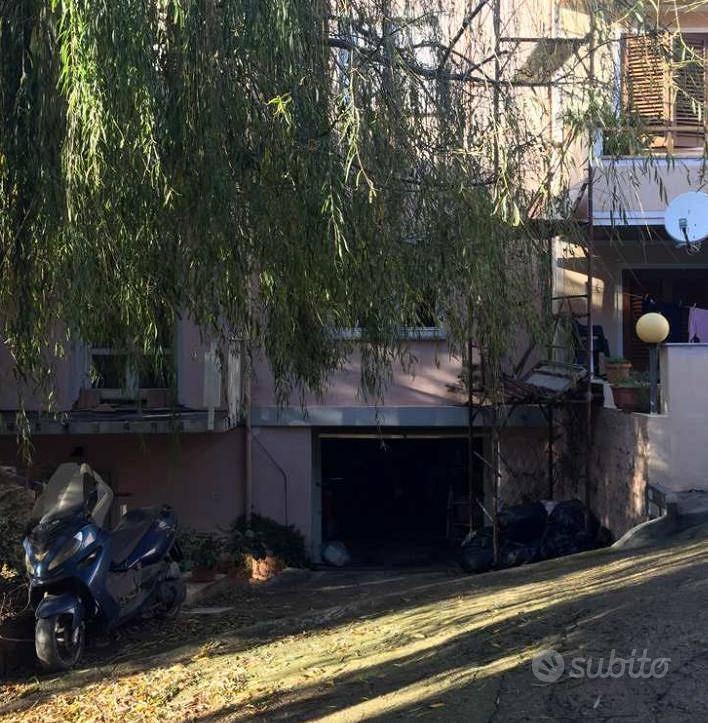 Immobile in asta di 291 m² con più di 5 locali a L - Vista 2